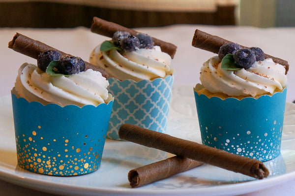 60 Small Turquoise Quadrafoil Bake-In-Cups (mini)
