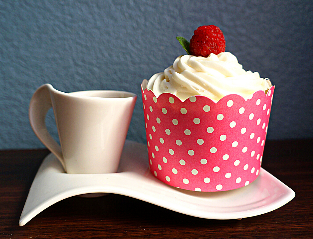 50 Jumbo Pink Polka Dots Bake-In-Cups